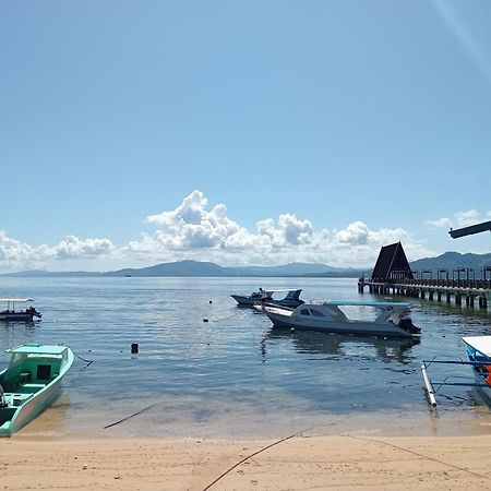 Mamalis Homestay Manado Buitenkant foto