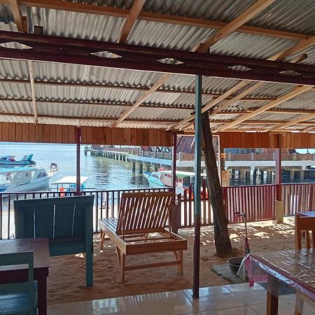Mamalis Homestay Manado Buitenkant foto