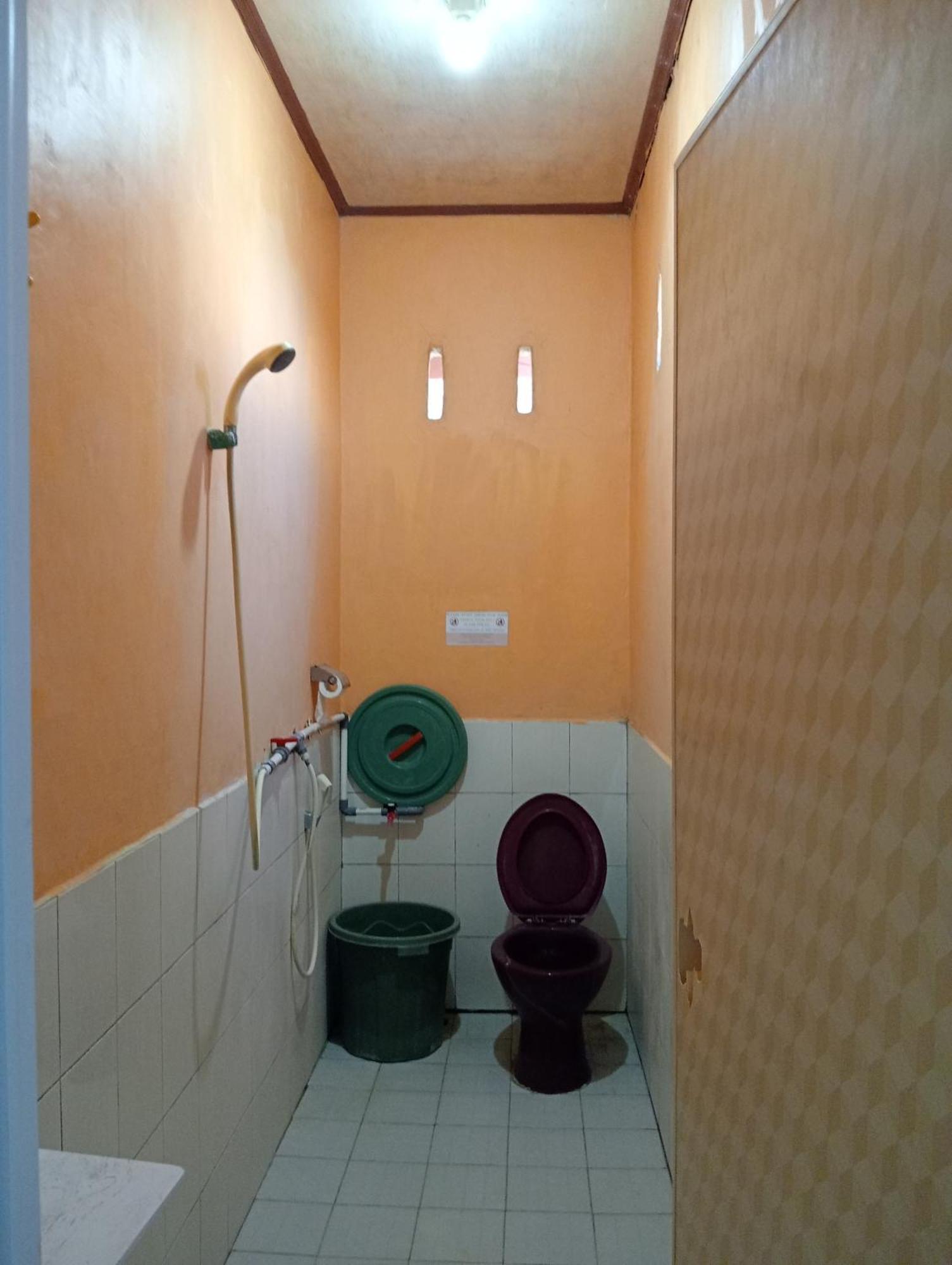 Mamalis Homestay Manado Buitenkant foto