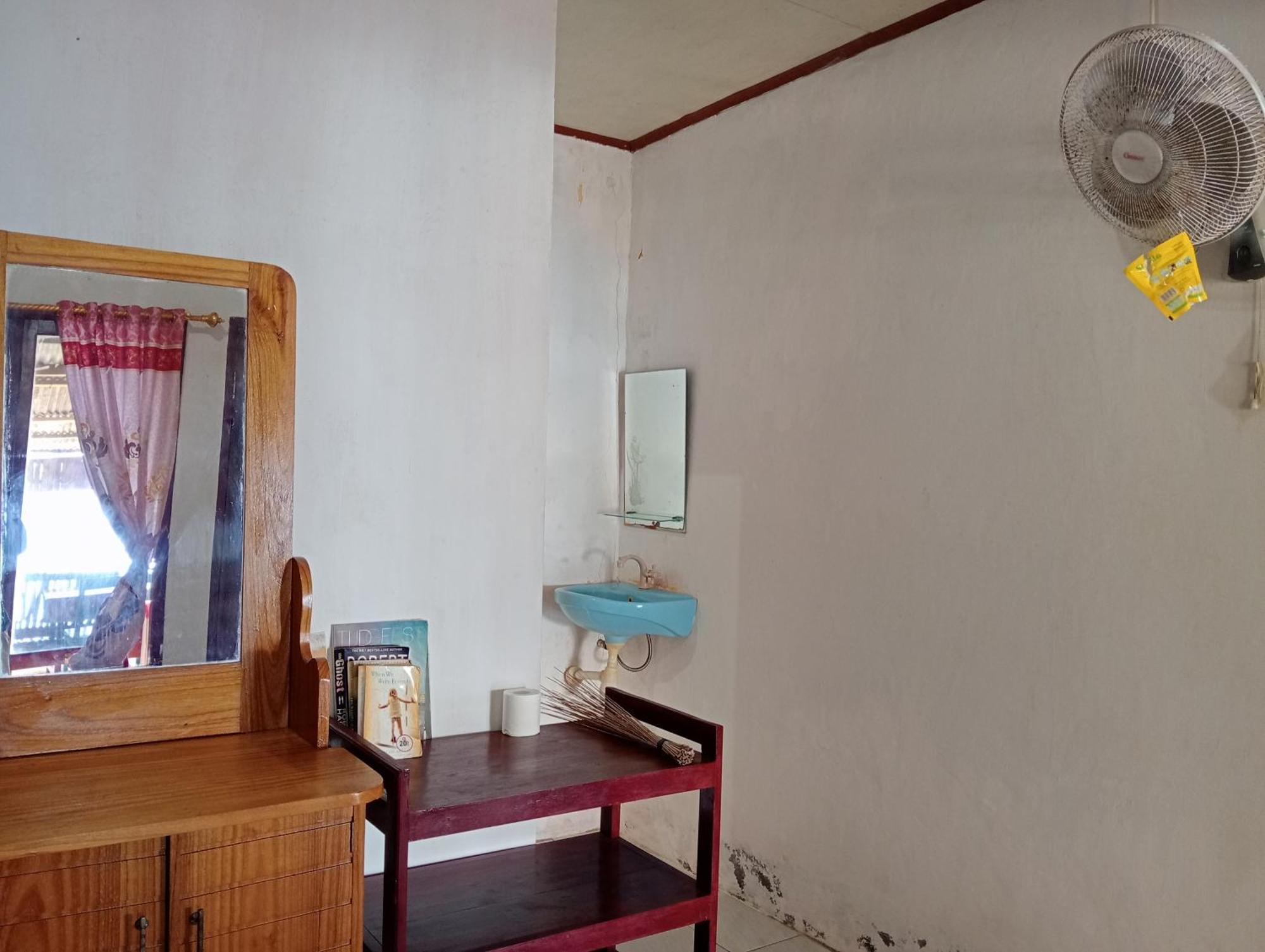 Mamalis Homestay Manado Buitenkant foto