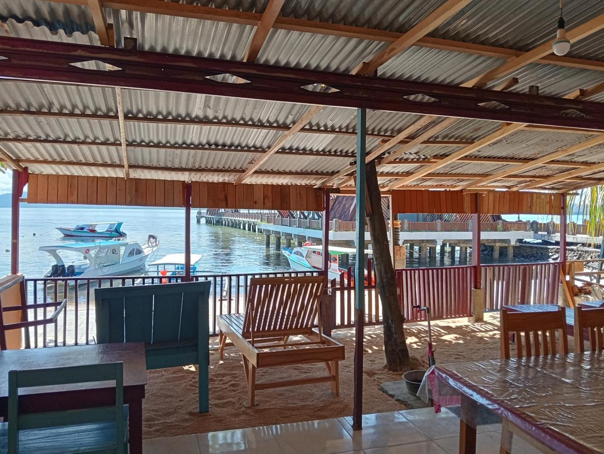 Mamalis Homestay Manado Buitenkant foto