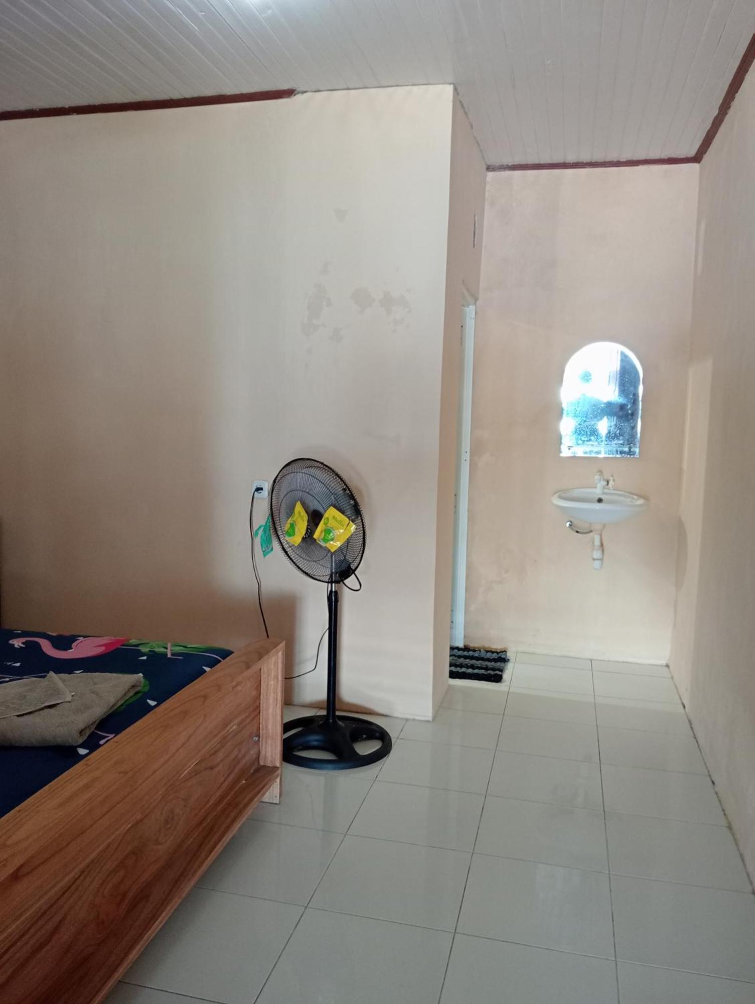 Mamalis Homestay Manado Buitenkant foto
